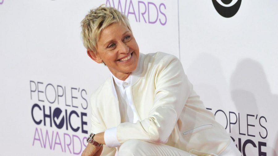 Ellen DeGeneres 2015 auf dem roten Teppich in Los Angeles (mia/spot)