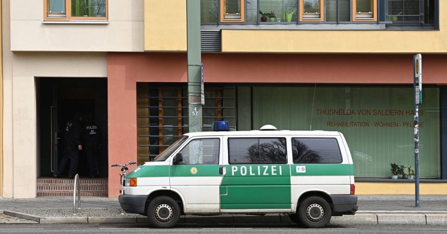 Pflegeeinrichtungen wie das Thusnelda-von-Saldern-Haus in Potsdam werden laut brandenburgischem Gesundheitsministerium grundsätzlich einmal im Jahr im Rahmen einer Regelüberwachung aufgesucht.
