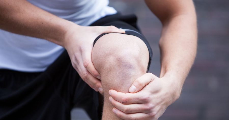 Es kann schnell gehen: Ein falscher Tritt beim Joggen und plötzlich schmerzt das Knie.