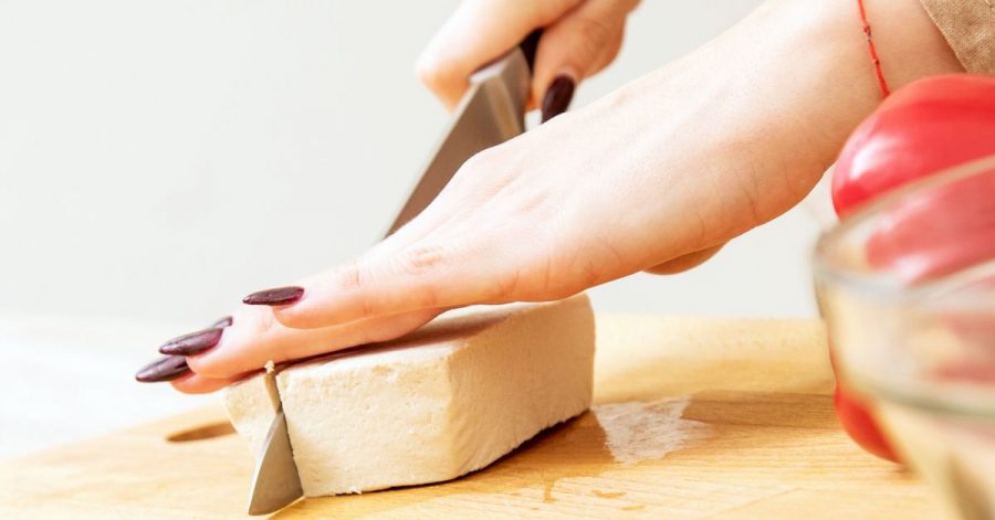 Taugt als Feta-Ersatz für vegane Gerichte oder Menschen mit Unverträglichkeiten: frischer Naturtofu.
