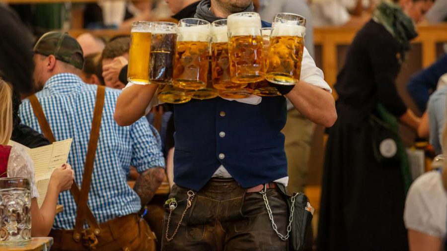 Das Oktoberfest wird frühestens 2022 wieder gefeiert (wue/spot)