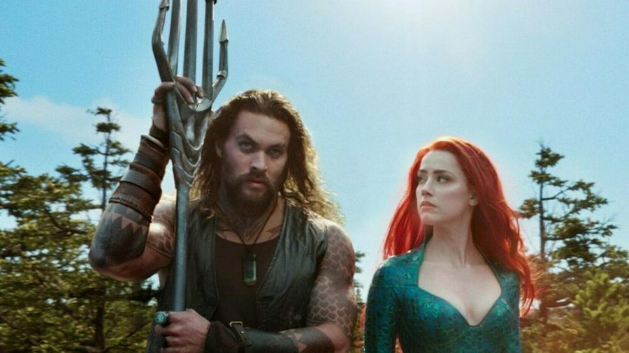 "Aquaman": Aquaman (Jason Momoa) berät sich mit Mera (Amber Heard). (cg/spot)