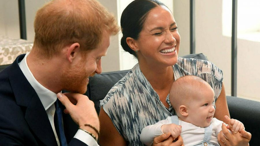 Prinz Harry, Herzogin Meghan und der kleine Archie im Jahr 2019 (wue/spot)
