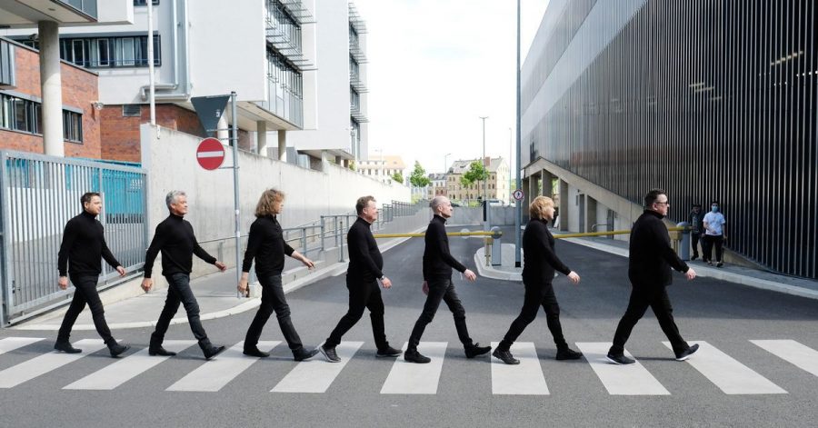 Abbey Road in Leipzig: Mathias Dietrich (l-r), Jens Sembdner, Alexander Zieme Henri Schmidt, Wolfgang Lenk, Tobias Künzel und Sebastian Krumbiegel sind Die Prinzen.