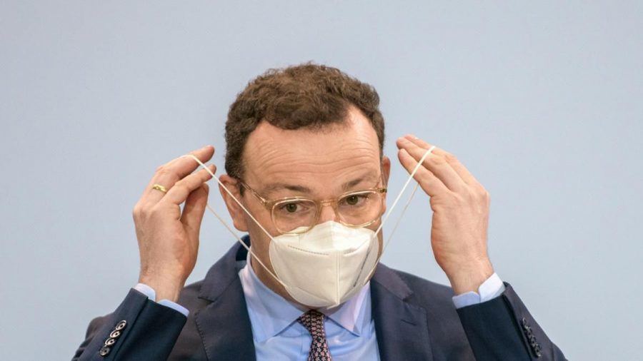 Jens Spahn hat sich "bewusst" für eine AstraZeneca-Impfung entschieden. (tae/spot)