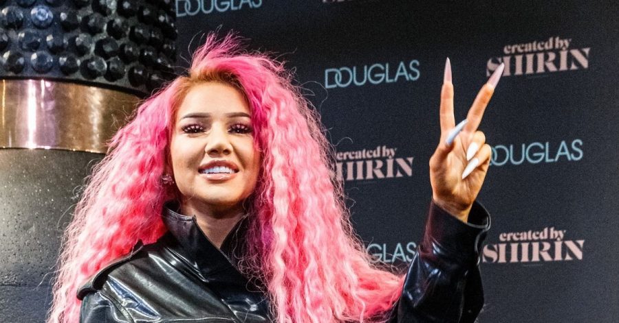 Sängerin Shirin David bei der Präsentation des von ihr kreierten Eau de Parfums "Created by Shirin".
