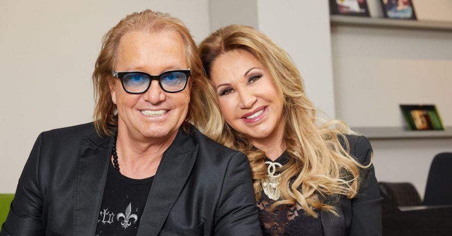 Böse Überraschung für die Reality-TV-Stars Robert und Carmen Geiss: Die beiden mussten einen Dreh in Köln abbrechen, weil das Ordnungsamt am Drehort - einer Pizzeria - auftauchte.
