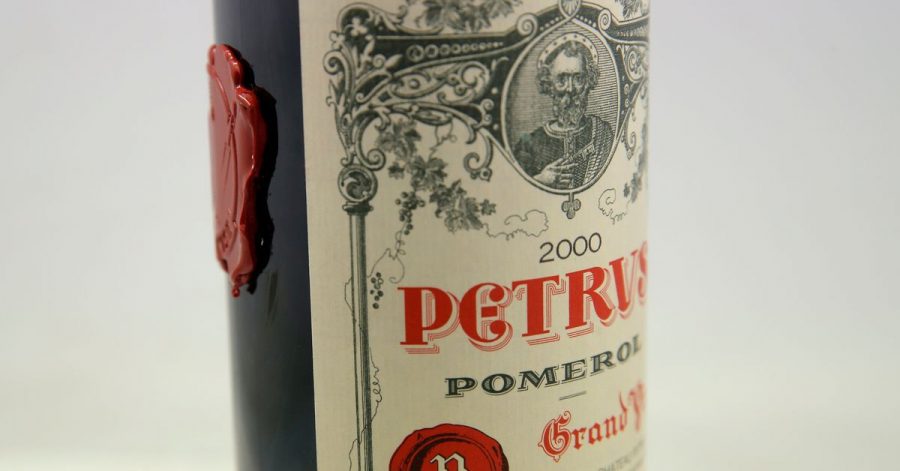 Die Flasche Petrus-Rotwein reifte über ein Jahr lang auf der Internationalen Raumstation.