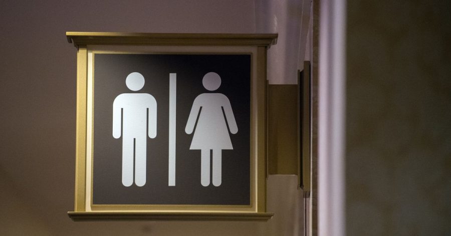 Wer ständig eine Toilette braucht, kann nicht mit den Öffis zur Arbeit fahren. Das hat das Landessozialgericht Baden-Württemberg entschieden.