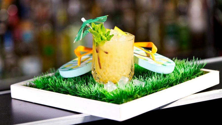 Cocktails wie der "Mai Tai" erfreuen sich auch im Corona-Lockdown großer Beliebtheit. (amw/spot)