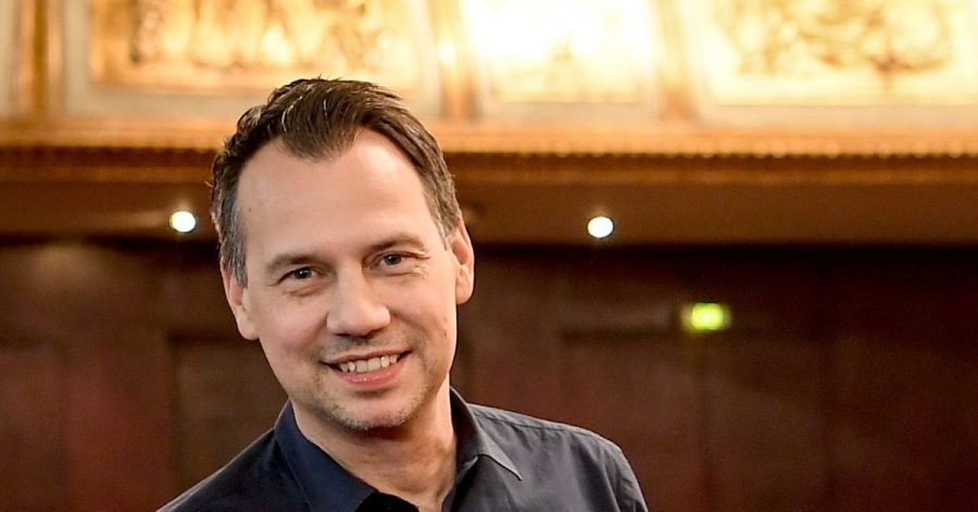 Er kann auch anders: Sebastian Fitzek punktet diesmal mit Humor.
