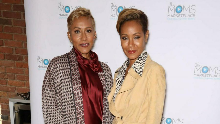 Adrienne Banfield-Norris und Jada Pinkett Smith präsentieren gemeinsam die Facebook-Watch-Show "Red Table Talk". (wag/spot)