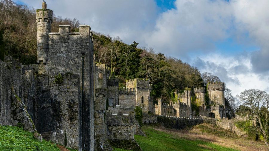 Die britische Ausgabe des Dschungelcamps wird wohl auch in diesem Jahr auf Gwrych Castle im Norden von Wales produziert werden. (rto/spot)