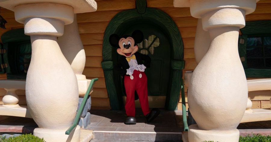 13 Monate lang war Disneyland in Kalifornien wegen der Corona-Pandemie zu, nun darf Mickey Mouse endlich wieder vor die Tür.