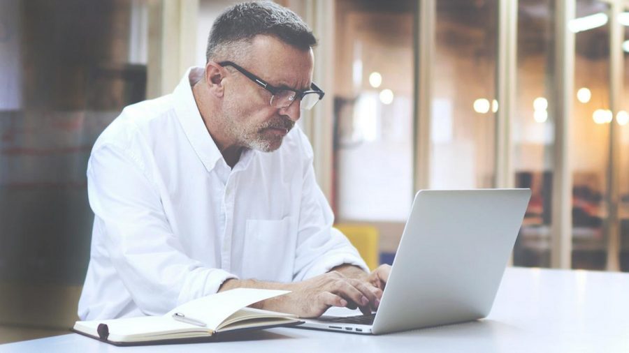 Gut 26 Prozent der Generation X haben Schwierigkeiten mit ihrem neuen Arbeitsalltag. (wue/spot)