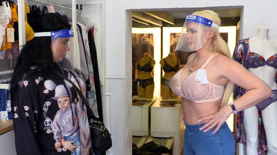 Daniela Katzenberger zeigt hier ihre ganz neuen Brüste