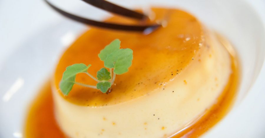 Cremiger Pudding lässt sich auch leicht selbst ohne fertiges Pulver anrühren.