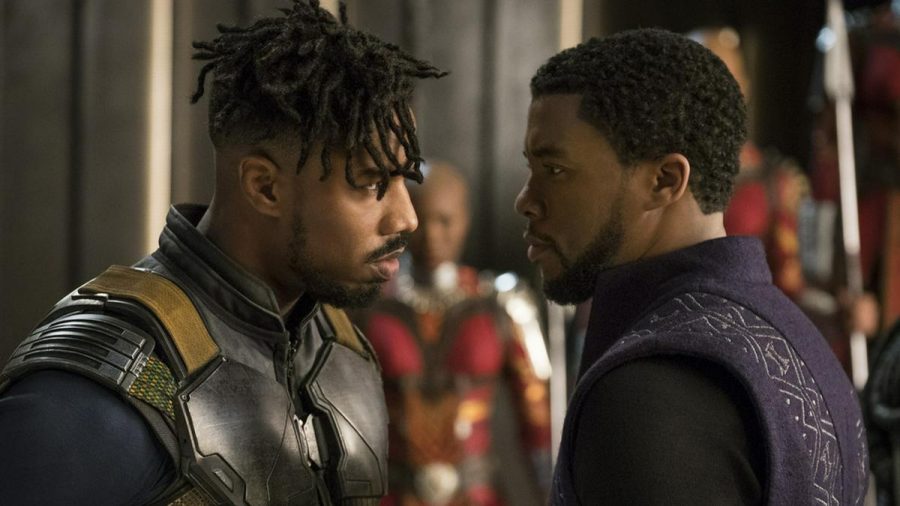Im ersten "Black Panther" traten sich Erik Killmonger (Michael B. Jordan, l.) und König T'Challa (Chadwick Boseman) als Feinde gegenüber (stk/spot)