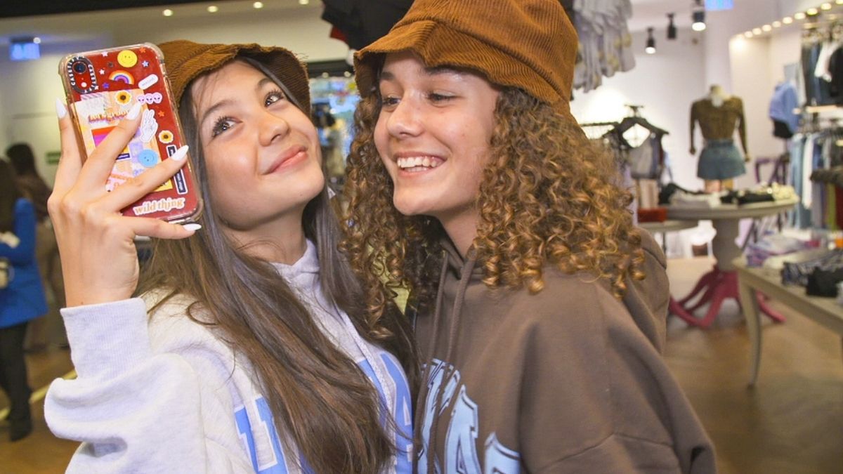 "Die Macht von Social Media": Wie Influencer unser Leben verändern