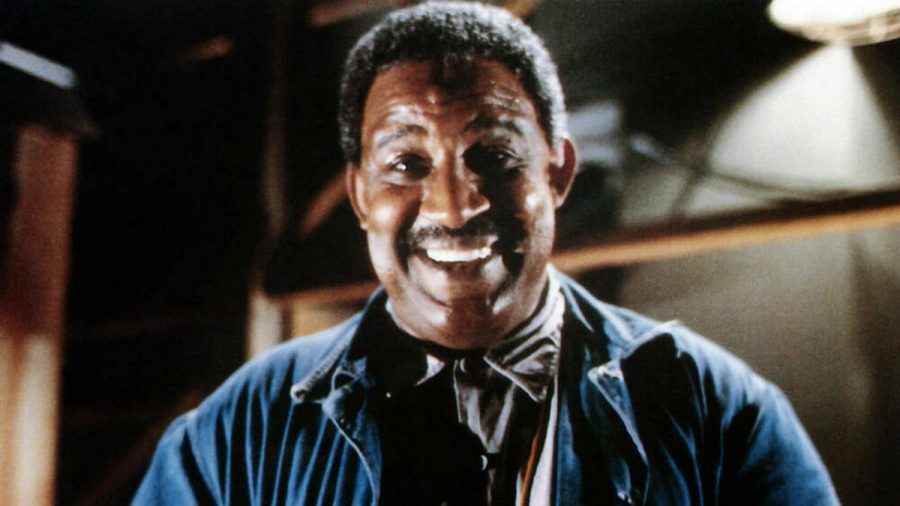 US-Schauspieler Frank McRae - hier im Comic-Science-Fiction-Film "Batteries Not Included" (1987) ist gestorben. (ili/spot)