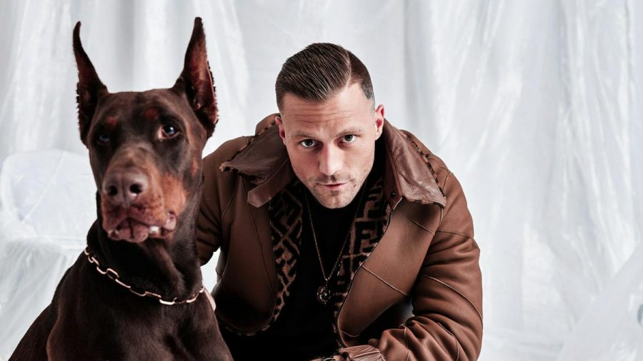 Kontra K veröffentlicht mit "Aus dem Licht in den Schatten zurück" sein zehntes Album. (amw/spot)