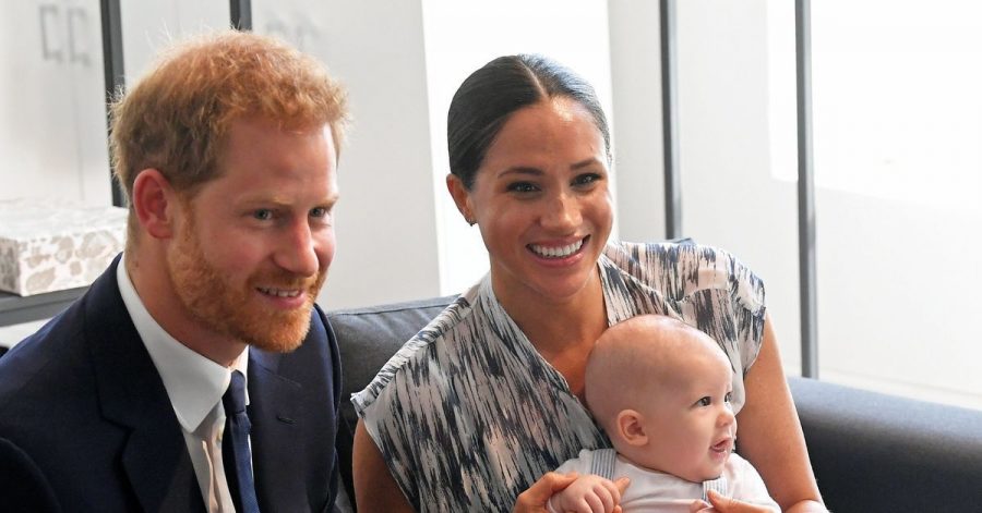 Der kleine Archie mit seinen stolzen und glücklichen Eltern.