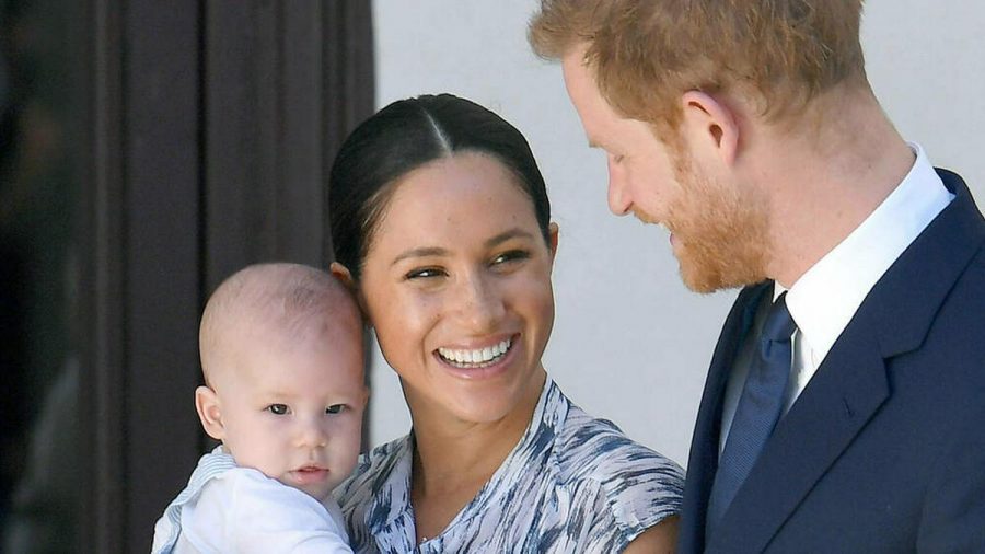 Herzogin Meghan mit ihrem Sohn Archie und ihrem Ehemann Prinz Harry bei einem Termin 2019 (rto/spot)
