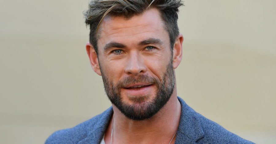 Schauspieler Chris Hemsworth bei einer Pressekonferenz. Der «Thor»-Darsteller hat das Ende der Dreharbeiten von «Thor: Love and Thunder» mit einem «super entspannten» Foto bekanntgegeben.