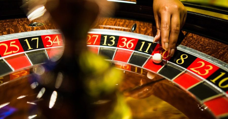 Ein spielsüchtige Nonne in Kalifornien soll über Jahre hinweg Hunderttausende Dollar veruntreut haben.