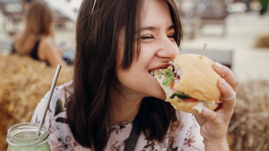 Einseitige Ernährung? Für klassische Burgerpatties aus Fleisch gibt es gute Alternativen. (sob/spot)