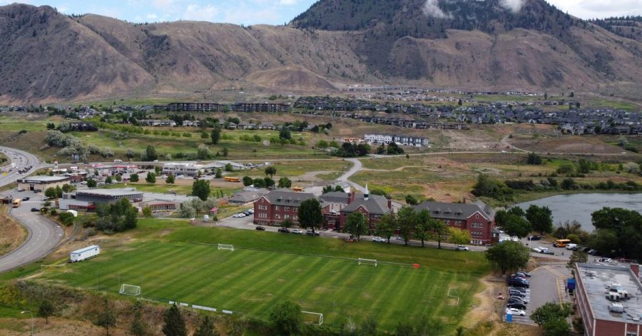Blick auf die Kamloops Indian Residential School, einem ehemaligen Internat für Indigene. Hier war vor kurzem ein Massengrab mit Überresten von 215 Kindern entdeckt worden.