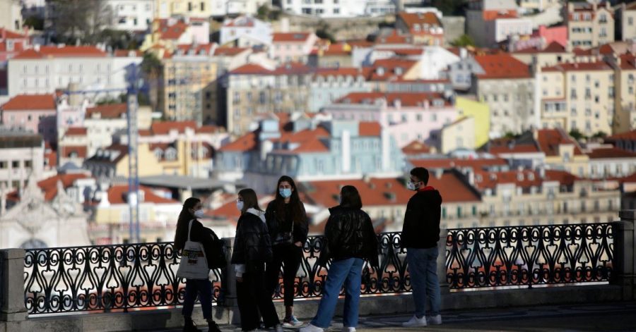 Reisen in und aus dem Großraum Lissabon sollen an den kommenden Wochenenden verboten werden.
