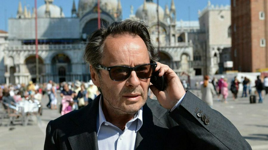 "Donna Leon: Reiches Erbe": Commissario Brunetti (Uwe Kockisch) muss mit Fingerspitzengefühl vorgehen (cg/spot)