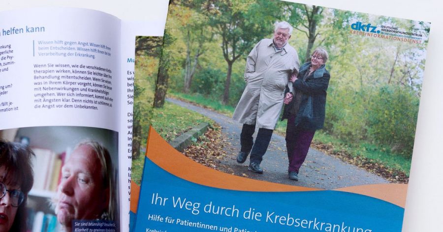 Eine neue Broschüre des Krebsinformationsdienstes hilft Krebspatienten mit Tipps und medizinischen Informationen.