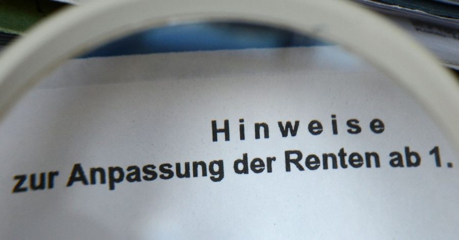 Trotz Kurzarbeit und gestiegener Arbeitslosigkeit bleiben die Rentenansprüche von Älteren stabil.