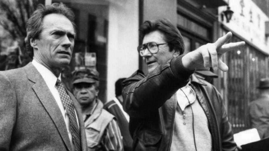 US-Stuntman Wayne "Buddy" Van Horn (r.) und US-Star Clint Eastwood an einem Filmset im Jahr 1988. (ili/spot)