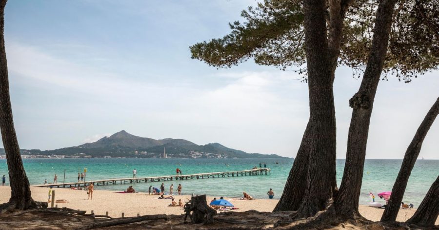 Tragischer Unfall auf der Ferieninsel Mallorca: Ein Junge aus Deutschland zog sich beim Sturz aus einem Hotel schwere Verletzungen zu. (Symbolbild)