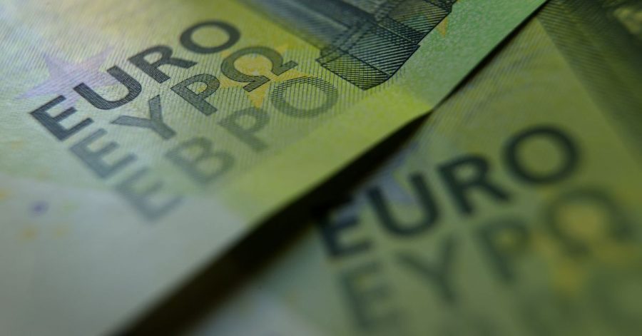 Um Negativzinsen zu umgehen, horten immer mehr Menschen Bargeld.
