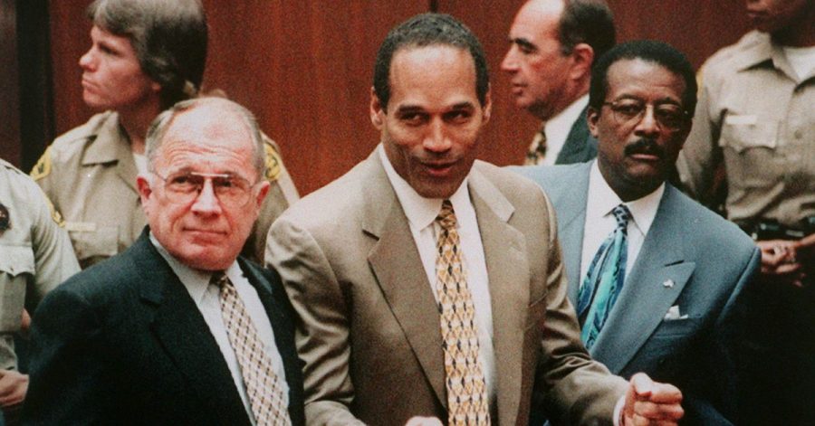 Zu den prominentesten Mandanten von US-Staranwalt F. Lee Bailey gehörte O. J. Simpson: Im Mordprozess gegen den Ex-Footballer erreichte Bailey 1995 ein «Nicht schuldig».