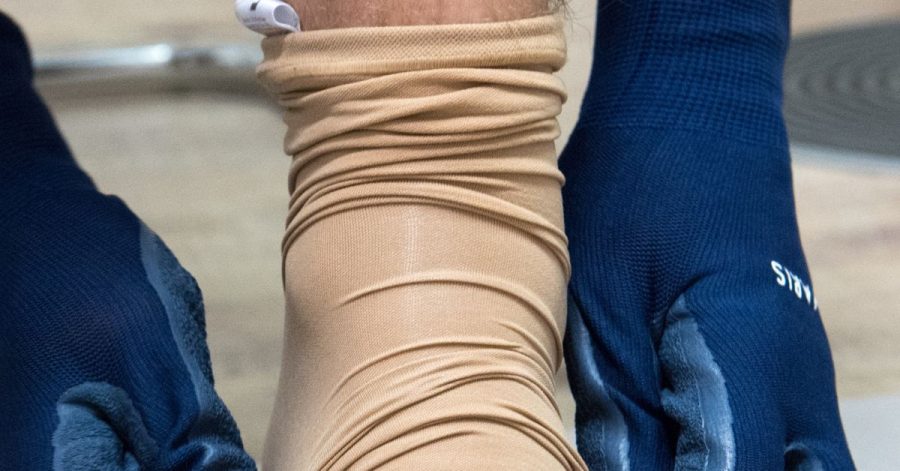 Auch Kompressionsstrümpfe sollen das Thromboserisiko reduzieren.