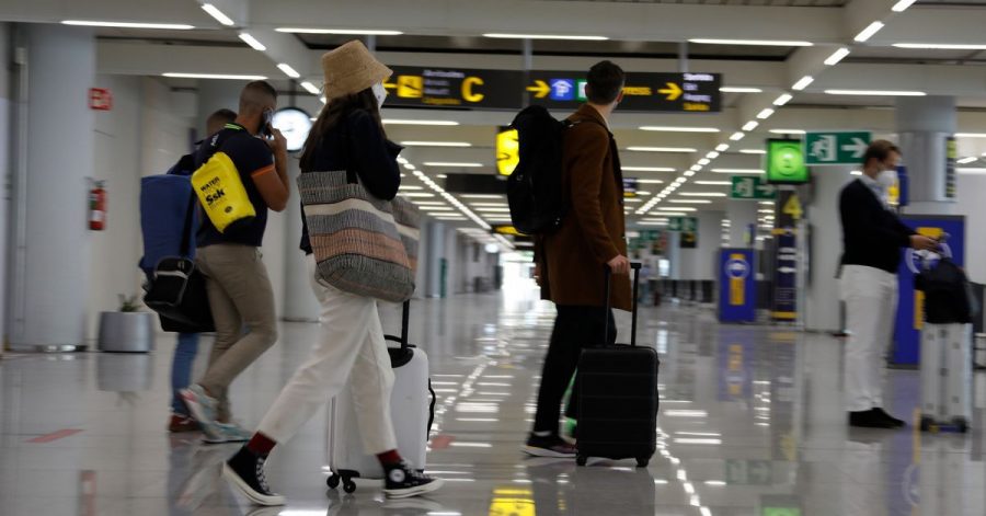 Vollständig Geimpfte dürfen ohne Corona-Beschränkungen nach Spanien einreisen.