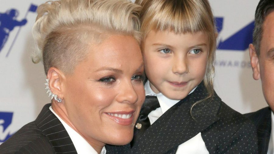 Pink und Tochter Willow haben einen gemeinsamen Song aufgenommen. (jom/spot)