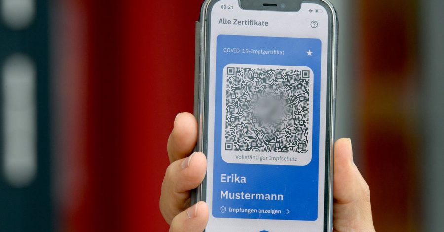 Das digitale Impfzertifikat kann man sich bei vollständiger Corona-Impfung vom Montag (14. Juni) an in vielen Apotheken abholen.