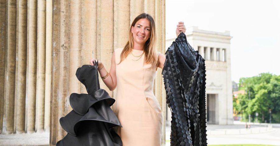 Die Münchner Modedesignerin Sabine Feuerer zeigt Mode ihrer eigenen Kollektion.