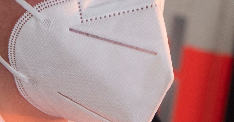 Die Gesundheitsämter in Deutschland haben dem Robert Koch-Institut (RKI) binnen eines Tages 4640 Corona-Neuinfektionen gemeldet.