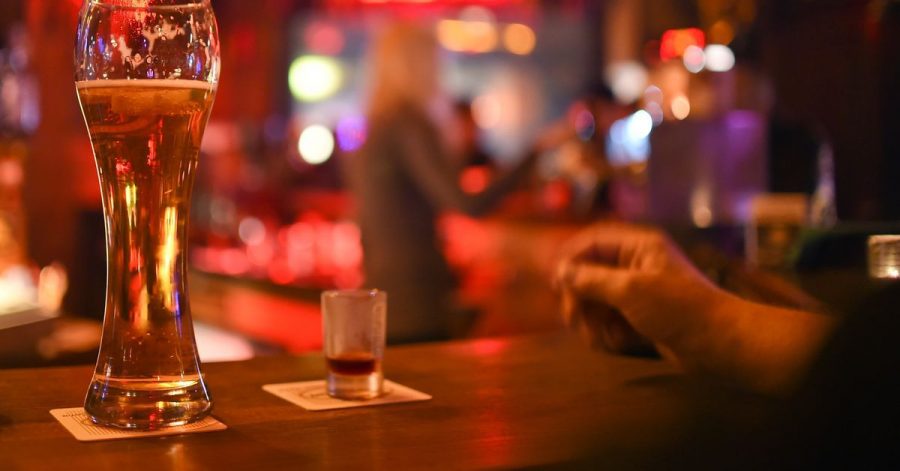 Übermäßiger Alkoholkonsum wird von vielen Jugendlichen heute als uncool angesehen.