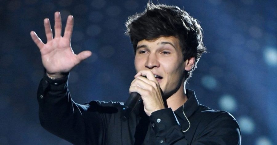 Der deutsche Popsänger Wincent Weiss hat den Song zur Fußball-EM einfach in der Sauna eingesungen.