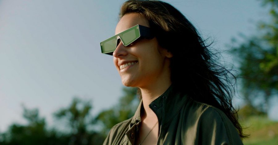 Immer mehr Unternehmen arbeiten an Augmented-Reality-Brillen. Die Macher der Foto-App Snapchat haben als erste in der Tech-Branche mit der «Spectacles» eine alltagstaugliche Computerbrille vorgestellt, mit der sich digitale Inhalte ins Blickfeld des Nutzers einblenden lassen.