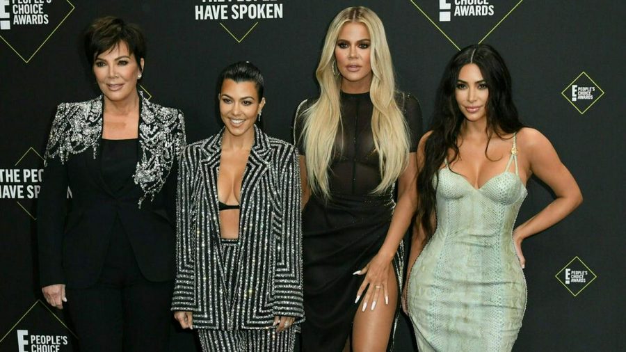 Ein Teil des Kardashian/Jenner-Clans: Kris Jenner, Kourtney, Khloe und Kim Kardashian (v.l.n.r.) (stk/spot)