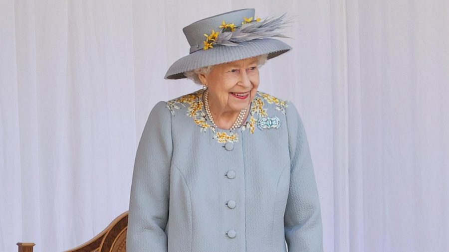Zum Abschluss entlockten die Musiker der Queen noch ein Lächeln. (rto/spot)